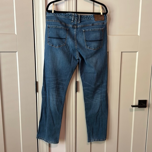Tommy Bahama Authentic Jeans 36/30 in medium denim wash - Picture 2 of 2